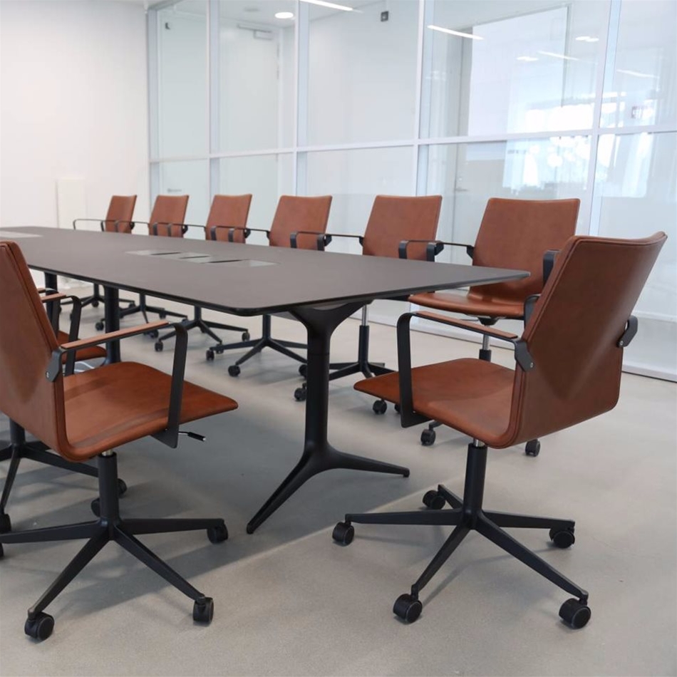 FourCast2 XL Plus & XL Boardroom Seating | Chair Compare